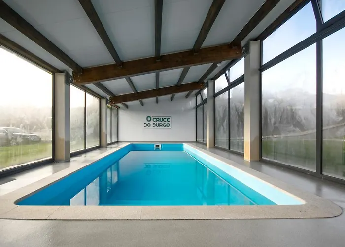 ホテル Rural O Cruce Do Burgo Friol